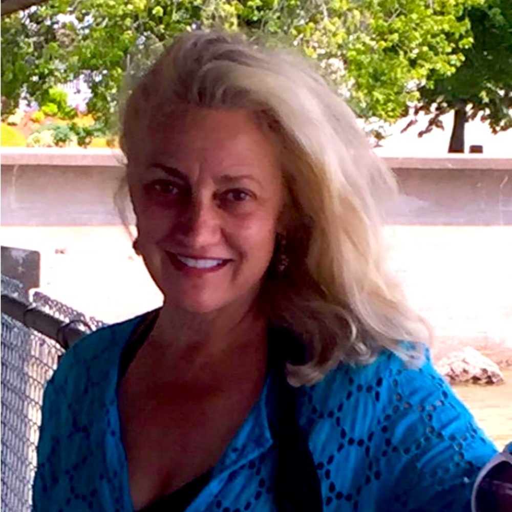 Meet your Posher, Patricia, aka ReillyDarby 🩷